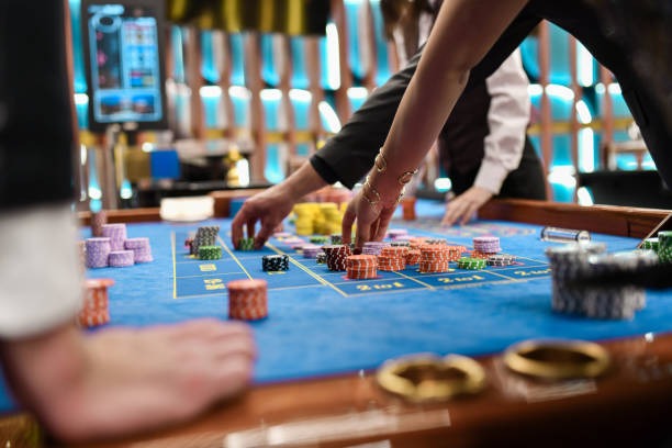 Live Bandar Poker table at slotter88 with dealer and real-time card stream